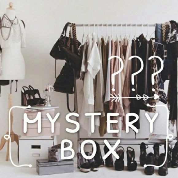 ASSORTED SIZES $45 MENS CLOTHING MYSTERY BOX 7 ITEMS ALL BRAND NEW RESELLING BOX - Picture 5 of 6